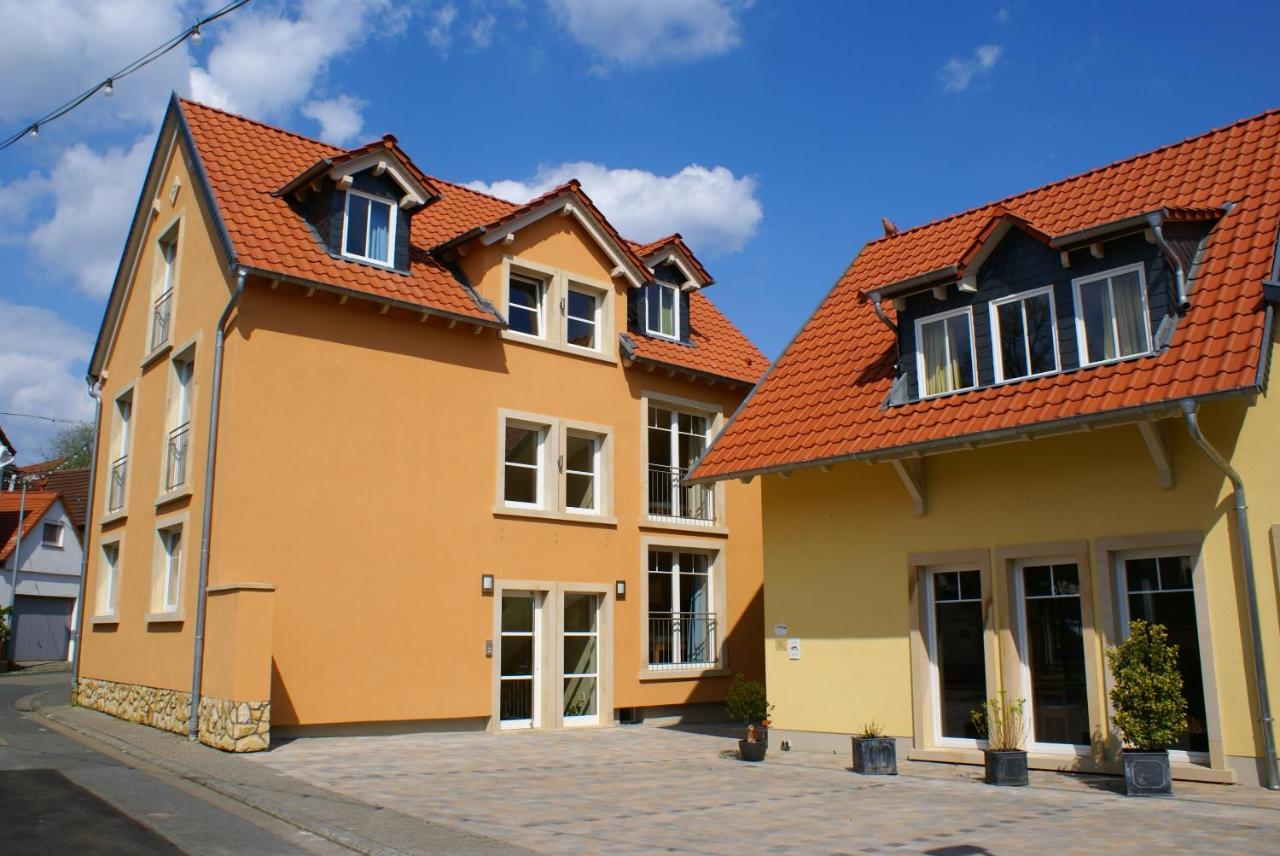 Gaestehaus Ressler Harxheim Exterior photo