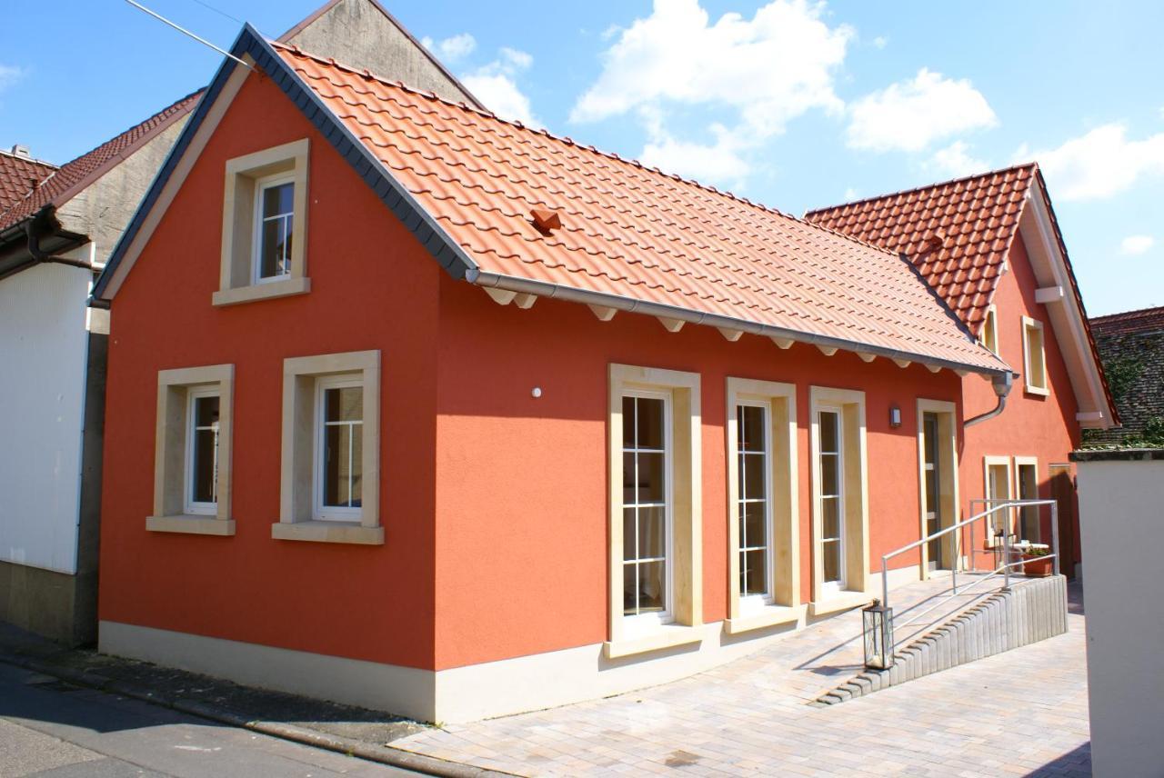 Gaestehaus Ressler Harxheim Exterior photo